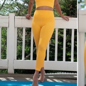 Girlfriend Collective Marigold Leggings ✨ Cropped ✨